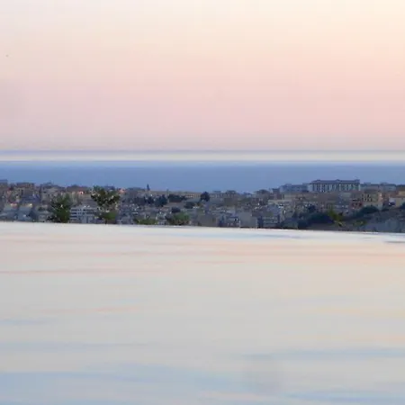 Loggia Dell'acanto Infinity Pool Overlooking Town And Sea Holiday home