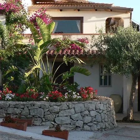Loggia Dell'acanto Infinity Pool Overlooking Town And Sea Holiday home